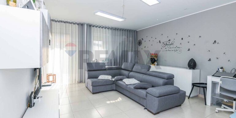 20251106192216-994544-2