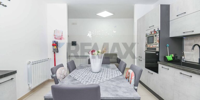 20251106192332-994544-22