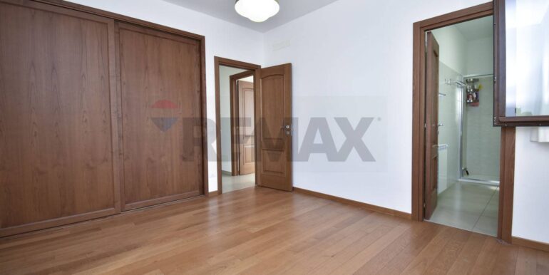 20251107172621-999476-15