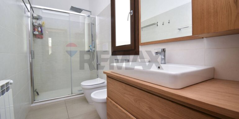 20251107172622-999476-18