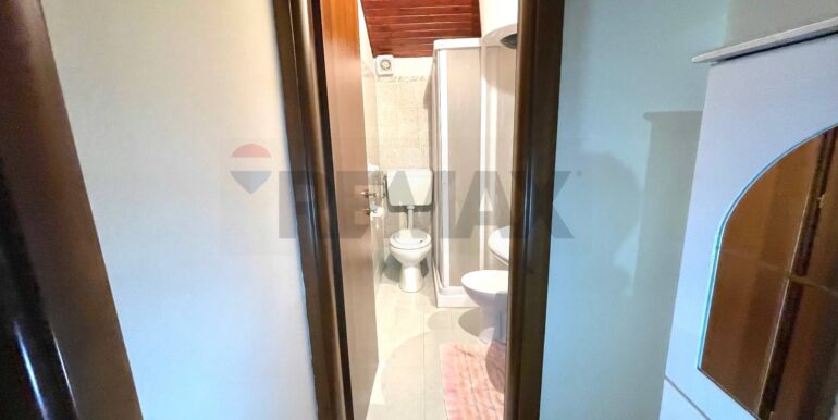 20251107183419-999494-12