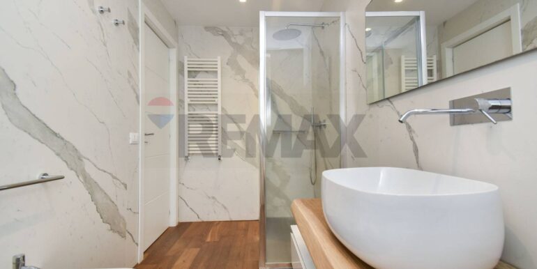 20251107191857-999485-18