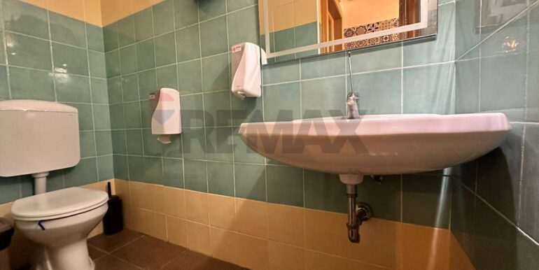 2025110985629-999748-7