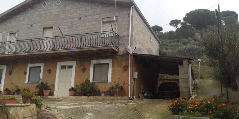 2025111074636-992822-41