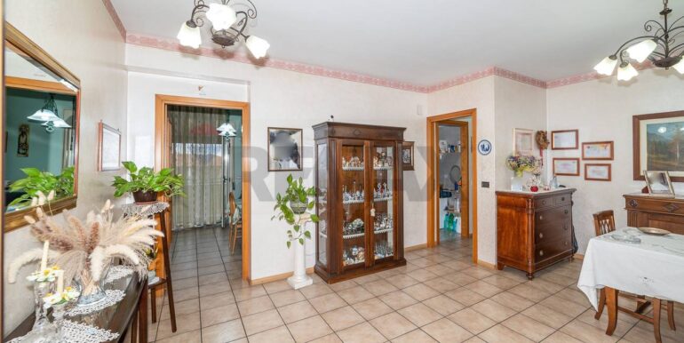 2025111182833-1000033-4