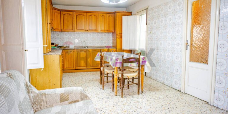 2025111184300-1000036-10