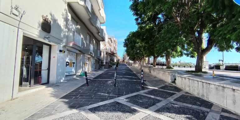 20251112165042-1000409-12