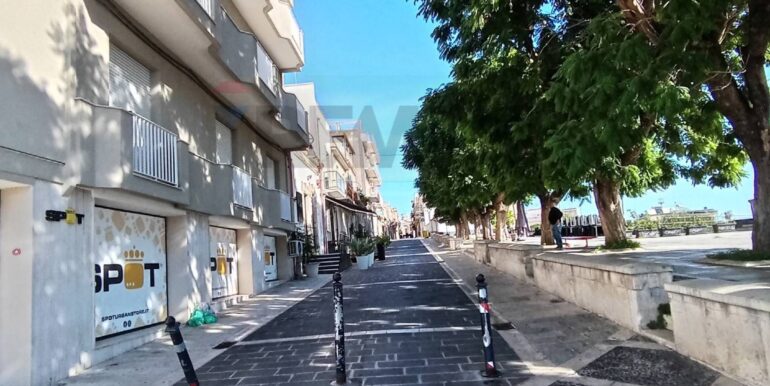 20251112165059-1000409-18