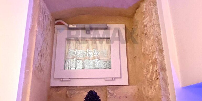 20251112173512-1000433-9