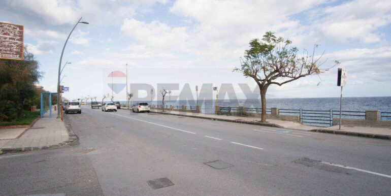 20251112194030-1000487-30