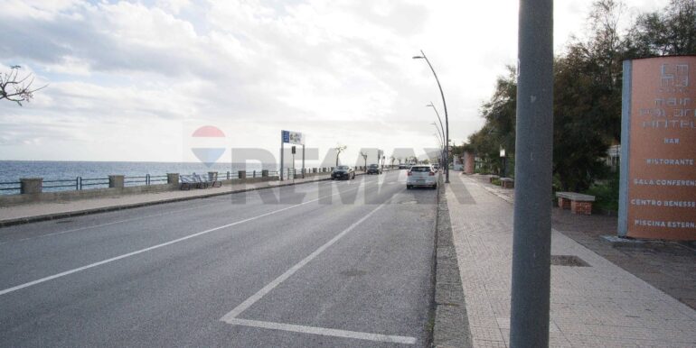 20251112194044-1000487-31