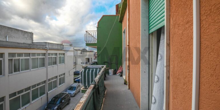 20251113161028-1000611-15