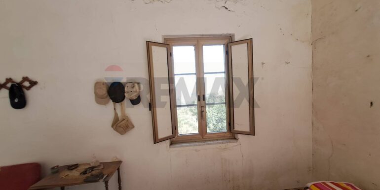 20251113181347-1000664-9