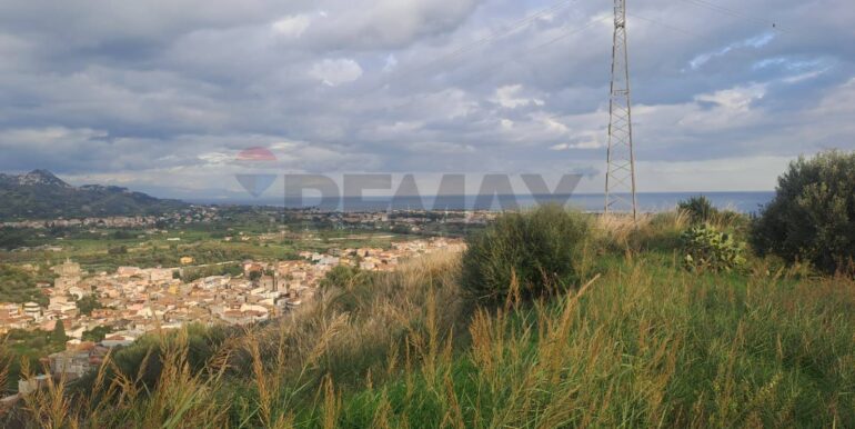 20251113203324-1000681-11