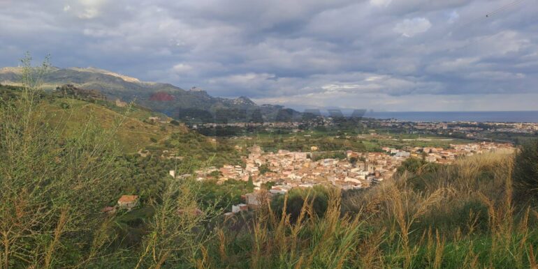 20251113203328-1000681-12