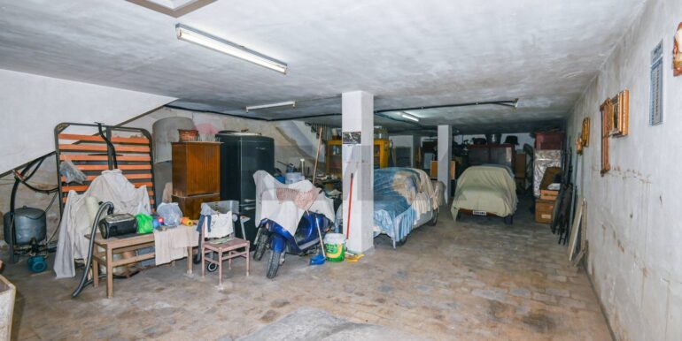 20251113213100-1000657-5