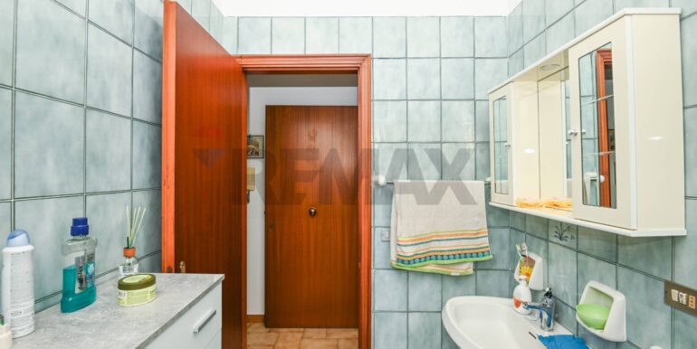 20251113213133-1000657-12