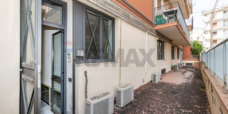 20251114174023-1000862-2