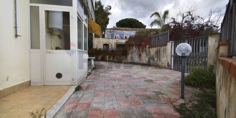 20251114182705-1000866-11