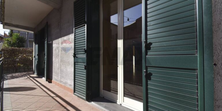 20251114183926-1000881-4