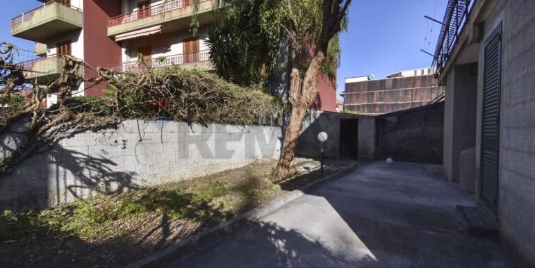 20251114183933-1000881-7