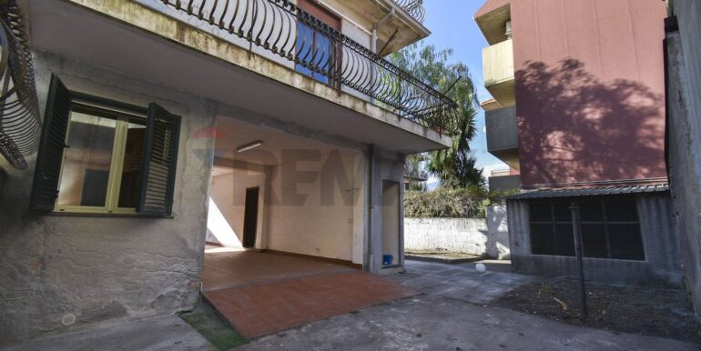 20251114183942-1000881-11