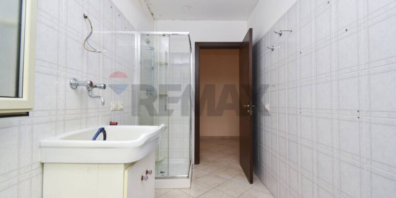 20251114184000-1000881-20