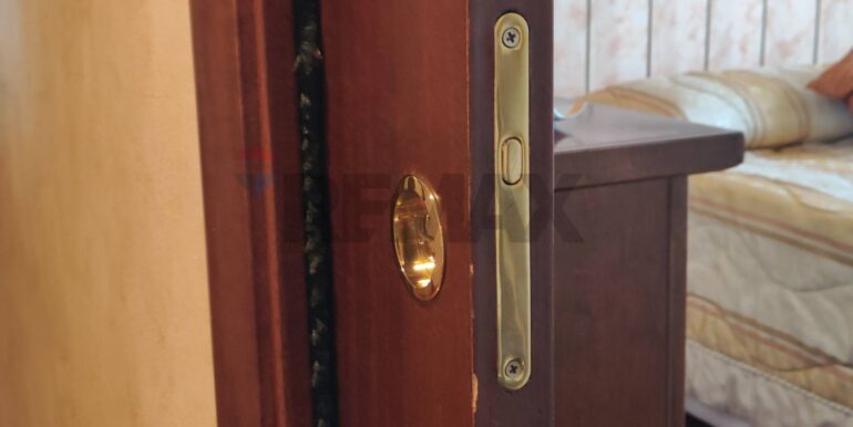 20251115185806-1000886-25