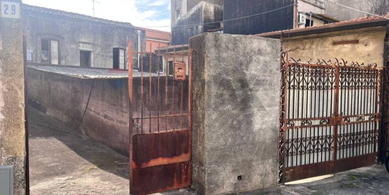 20251116181559-997840-1