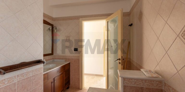 20251117171638-1001105-18