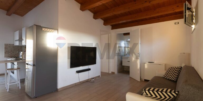 20251117173501-1001245-8