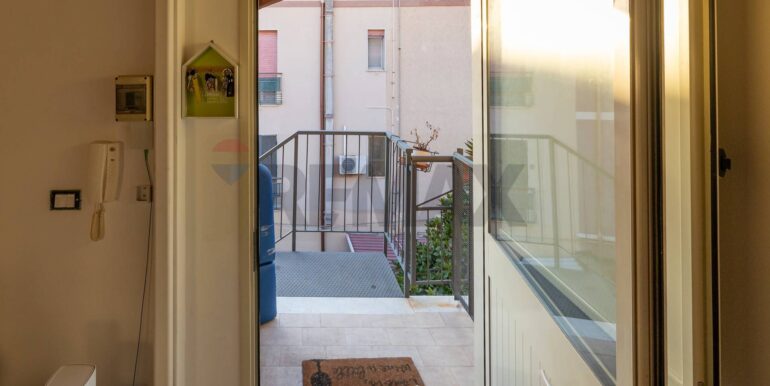 20251117173700-1001245-18