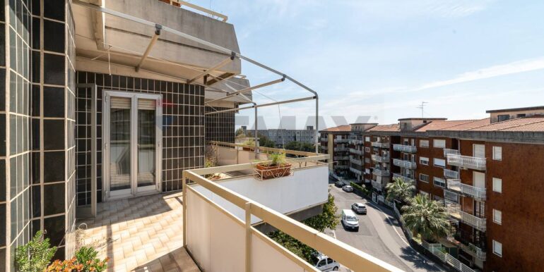 20251117190941-1001285-18