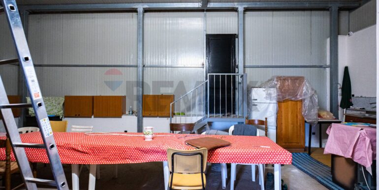 20251117211607-1001305-7