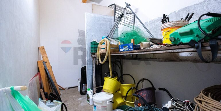 20251117211608-1001305-9