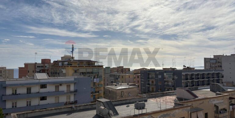 20251117211826-1001304-10