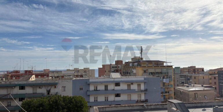 20251117211828-1001304-11