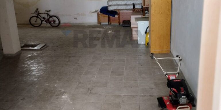 20251117231821-1001308-12