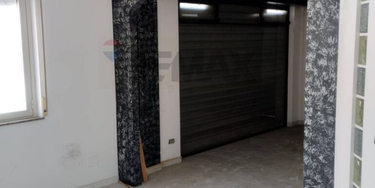 20251117231825-1001308-14