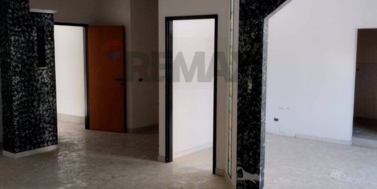 20251117231833-1001308-18