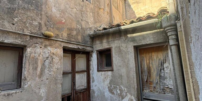 20251118110734-1001396-8