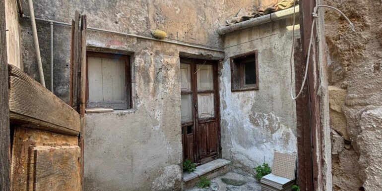 20251118110734-1001396-9