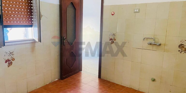 20251118110845-1001399-10