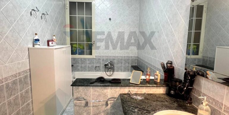 20251118120629-1001422-10