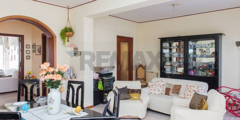 20251118120743-1001409-14