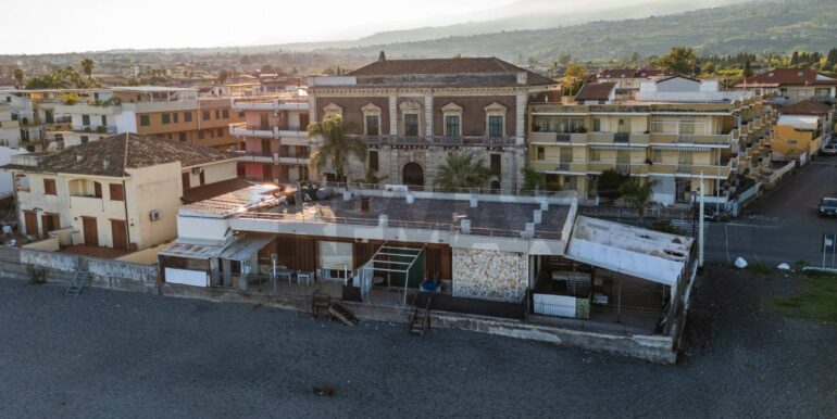 20251118180359-998786-2