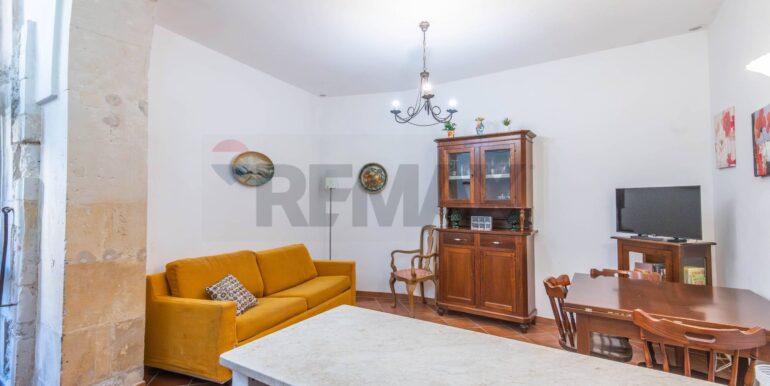 20251119111521-1000903-8