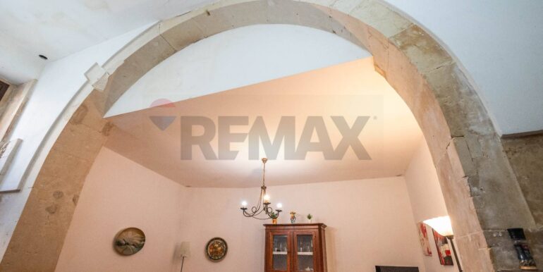 20251119111524-1000903-9