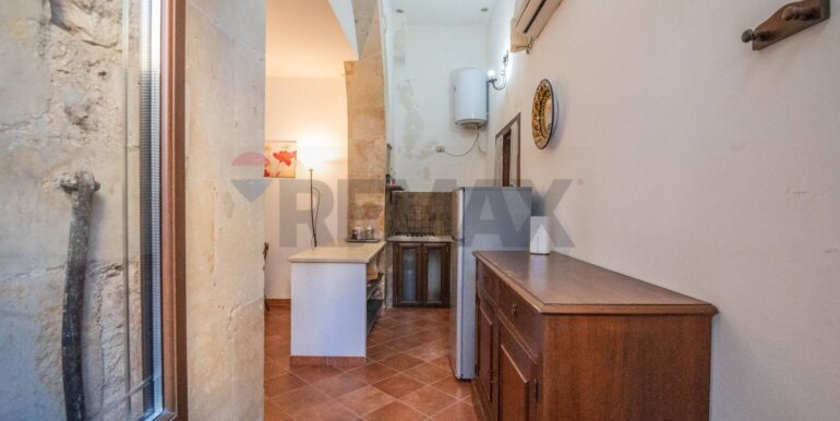 20251119111528-1000903-10