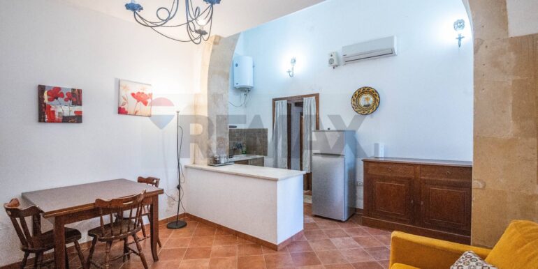 20251119111550-1000903-15